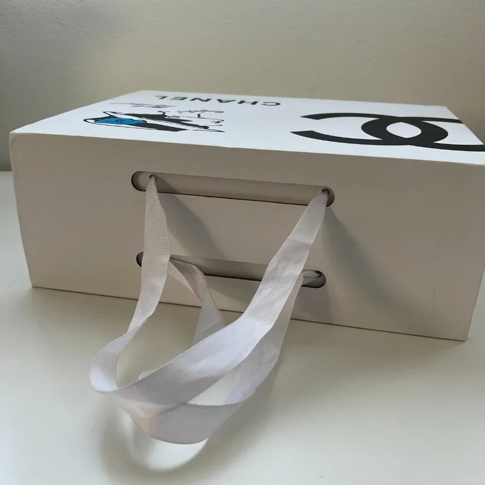 Empty Chanel Box with handles and dustbag - Picture 9 of 13